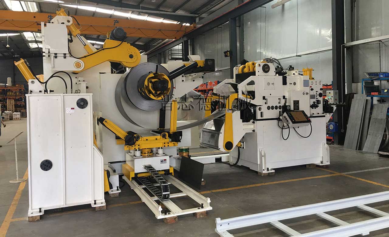 巴基斯坦三合一送料機(jī),巴基斯坦送料機(jī),巴基斯坦沖床送料機(jī) 巴基斯坦三合一送料機(jī),巴基斯坦送料機(jī),巴基斯坦沖床送料機(jī)