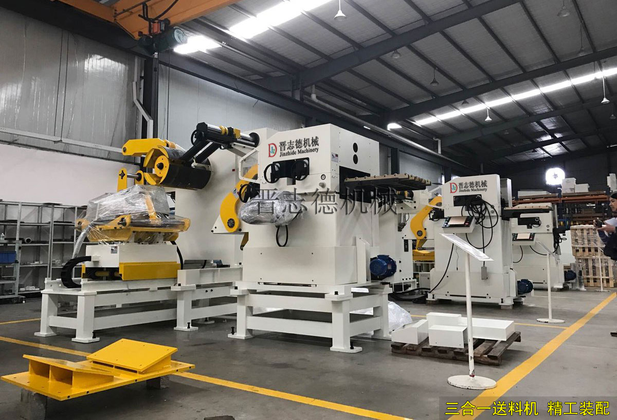 三合一送料機(jī)精工裝配,三合一送料機(jī)試機(jī) 三合一送料機(jī)精工裝配,三合一送料機(jī)試機(jī)