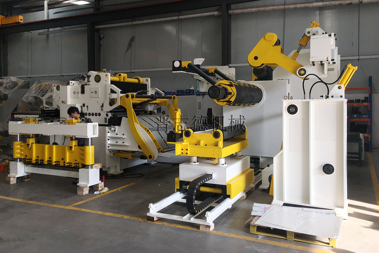 大型高張力三合一送料機試機,大型高張力三合一送料機調試 大型高張力三合一送料機試機,大型高張力三合一送料機調試