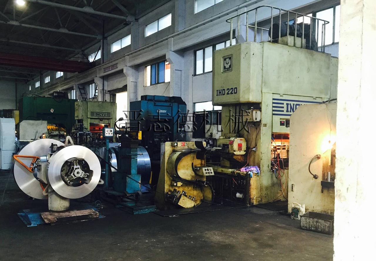 S型高速整平機使用,齒輪送料機維護 S型高速整平機使用,齒輪送料機維護