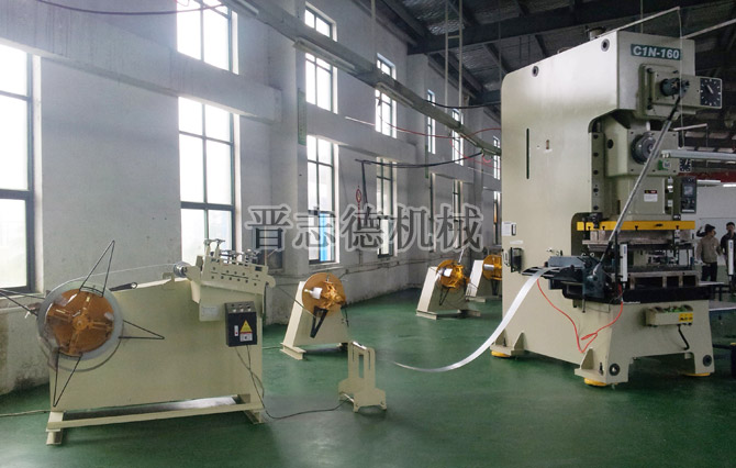 二合一料架兼整平機配滾輪送料機 二合一料架兼整平機配滾輪送料機