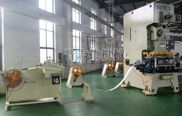 滾輪送料機配精密沖床 滾輪送料機配精密沖床