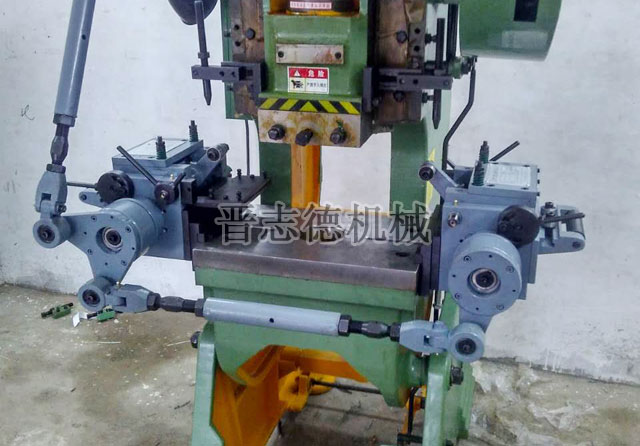 一送一拉式滾輪送料機 一送一拉式滾輪送料機