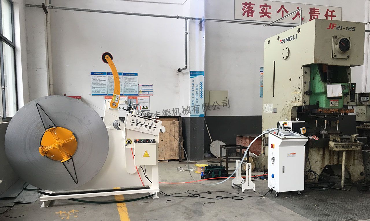 河南二合一送料機,河南二合一數控送料機 河南二合一送料機,河南二合一數控送料機