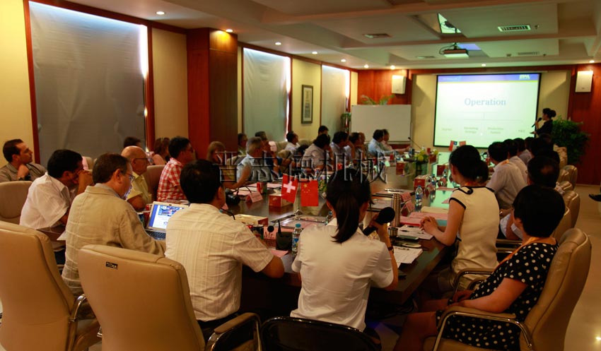 瑞士企業(yè)來(lái)訪送料機(jī)廠 瑞士企業(yè)來(lái)訪送料機(jī)廠