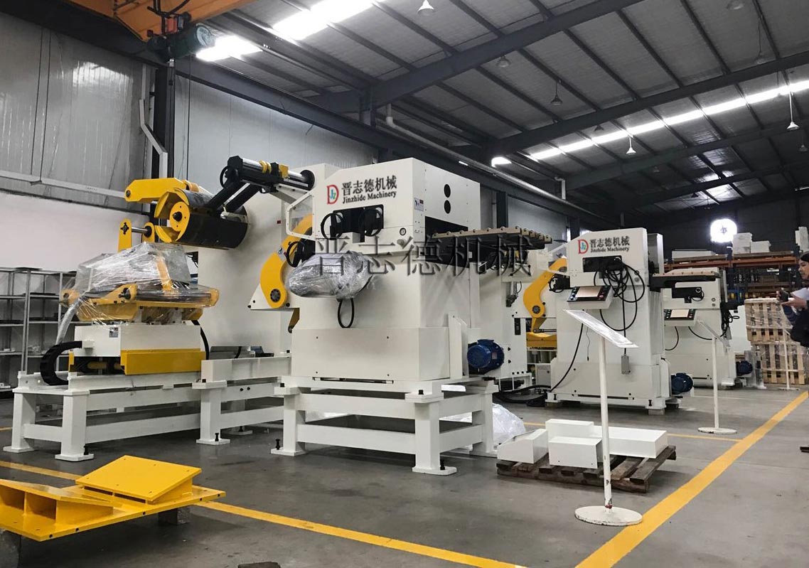 三合一送料機生產(chǎn)車間 三合一送料機生產(chǎn)車間