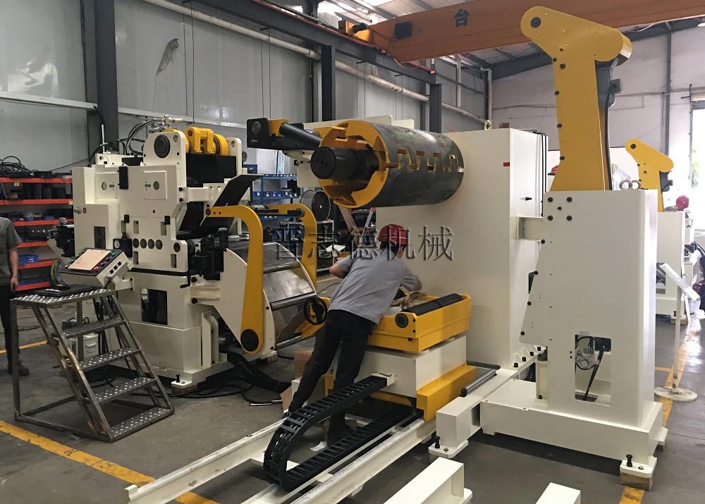 高張力鋼板三合一送料機調試 高張力鋼板三合一送料機調試