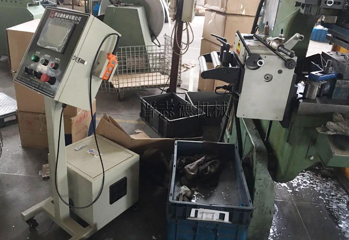 NC伺服送料機安裝 NC伺服送料機安裝