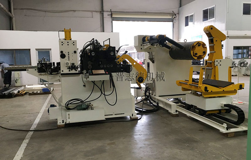 三合一送料機電器裝配 三合一送料機電器裝配