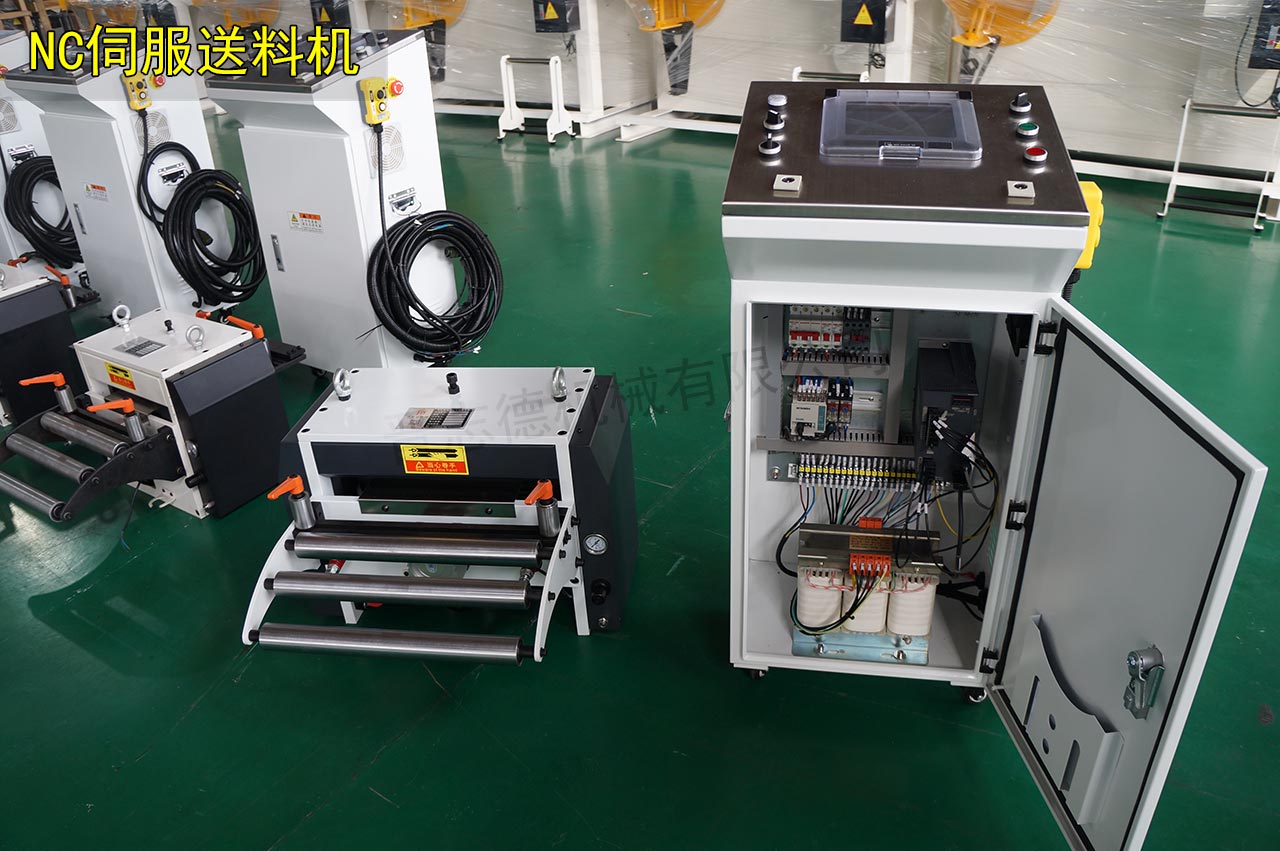 英國數(shù)控送料機 英國數(shù)控送料機