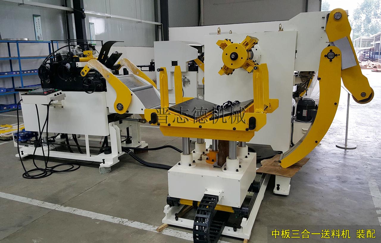 中板三合一送料機(jī)裝配 中板三合一送料機(jī)裝配