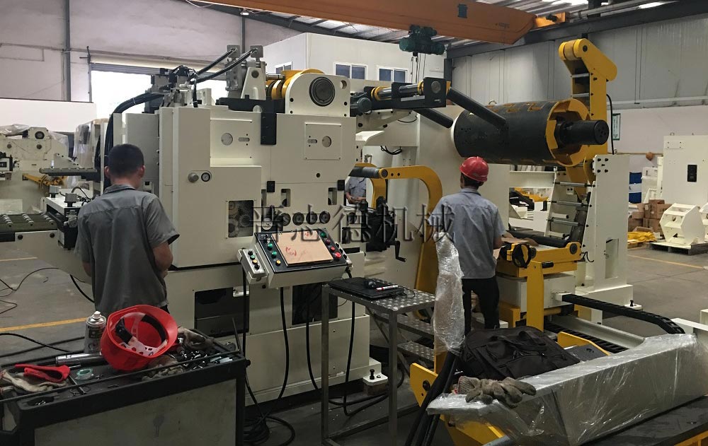 三合一送料機裝配 三合一送料機裝配