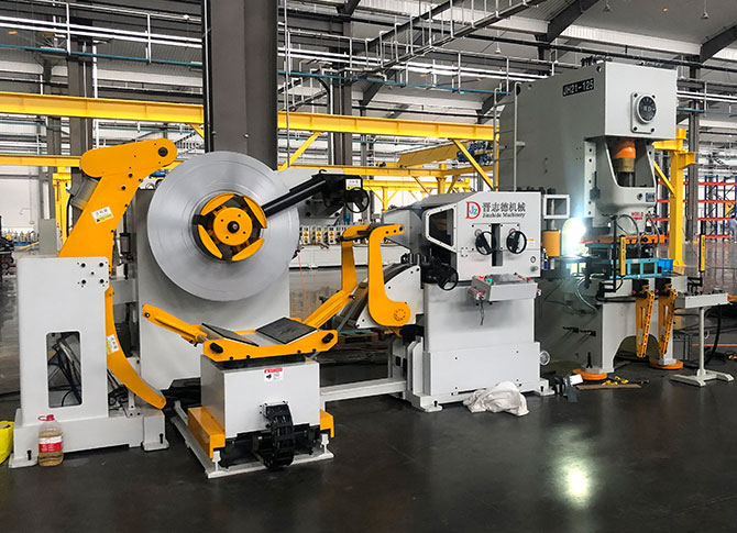 送料機(jī)定期回訪(fǎng)檢修